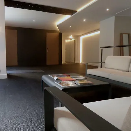 T4 Le Courbin 住宿加早餐酒店 4*