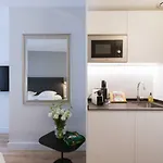 T4 Le Courbin Bed & Breakfast 4*